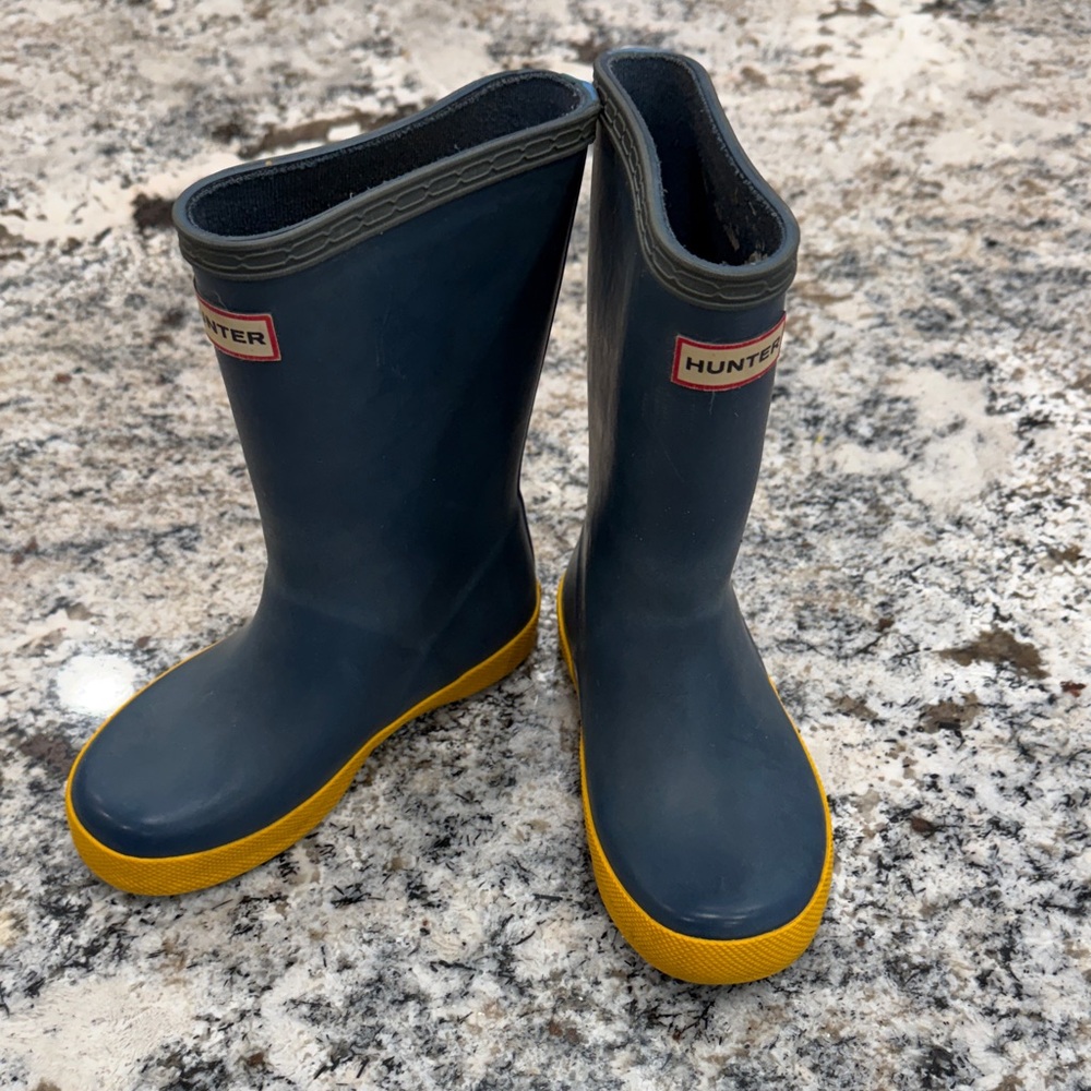 Hunter Kids Navy and Yellow Rain Boots